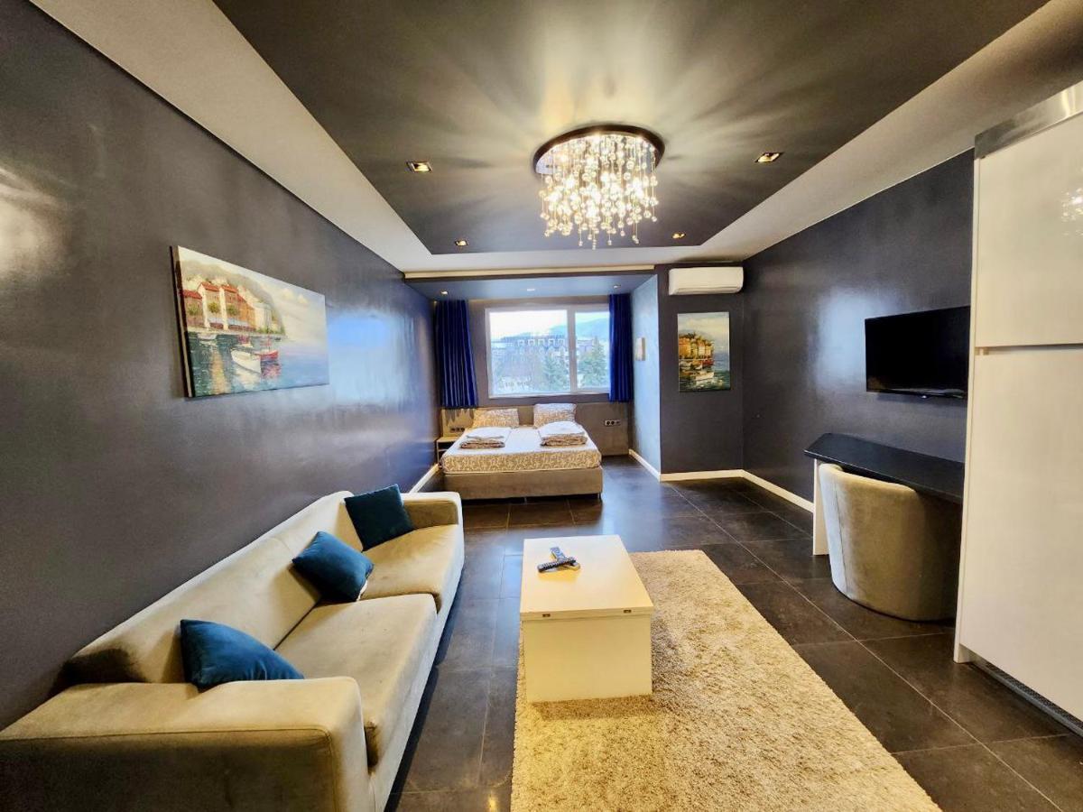 Joy Station Cozy Apartemen *
